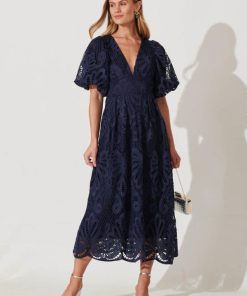 Newr.shopf64fb6b968 5